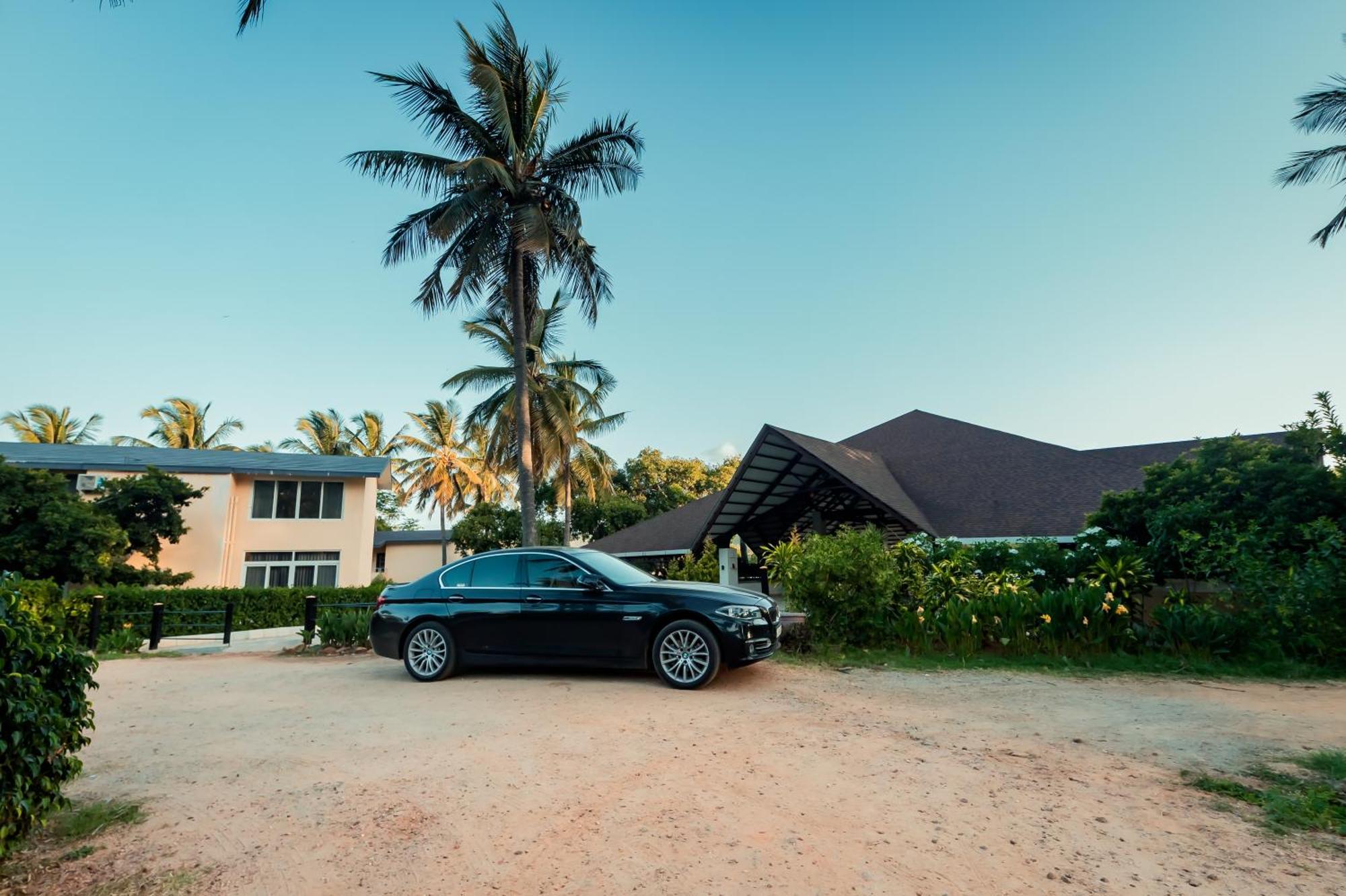 Commune18 Spa Resorts จิกมากาลูร์ ภายนอก รูปภาพ