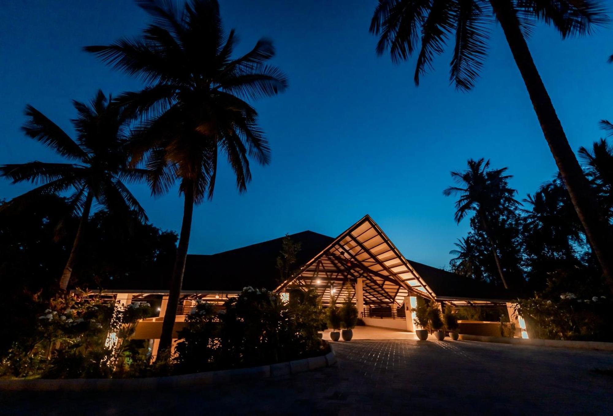 Commune18 Spa Resorts จิกมากาลูร์ ภายนอก รูปภาพ