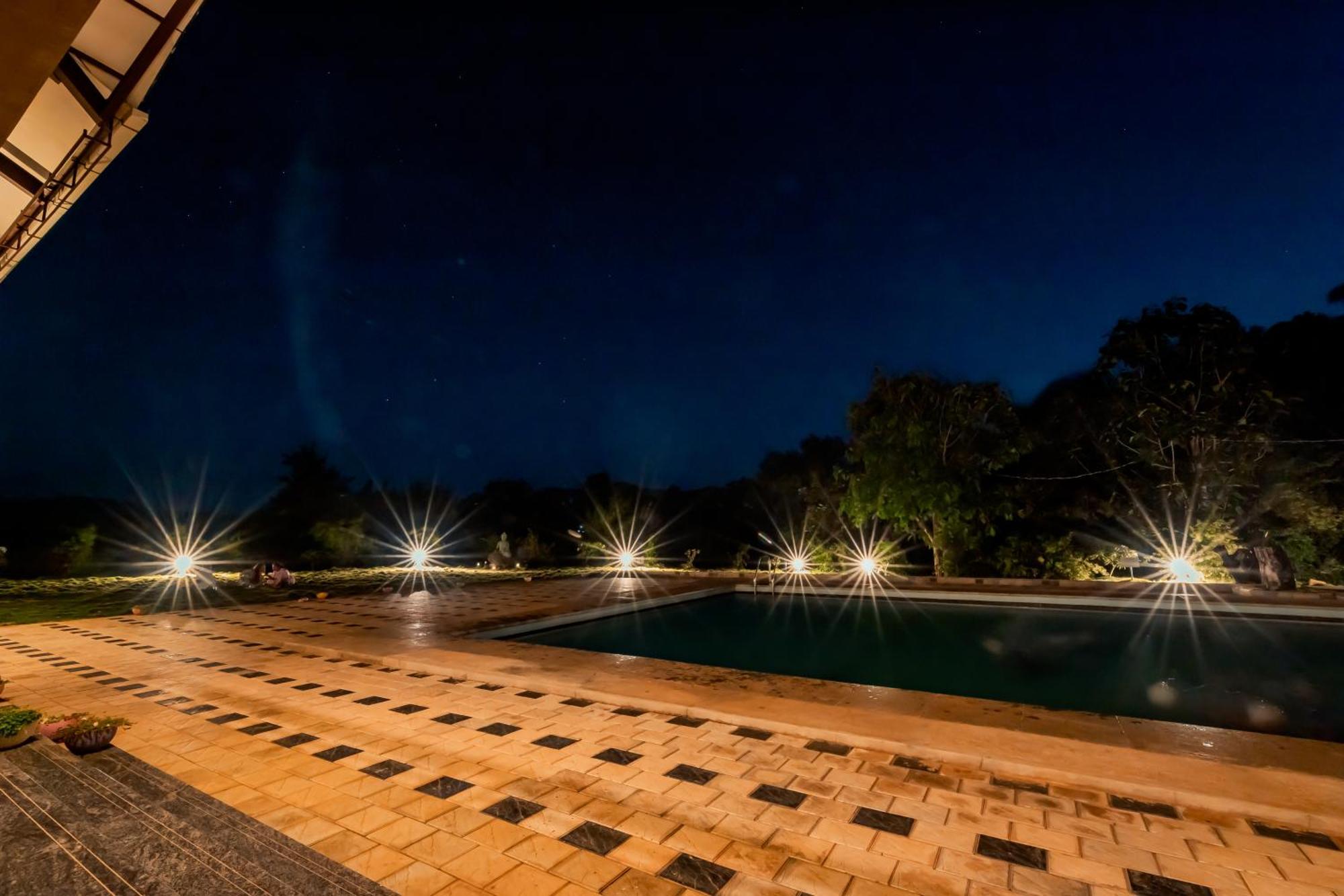 Commune18 Spa Resorts จิกมากาลูร์ ภายนอก รูปภาพ