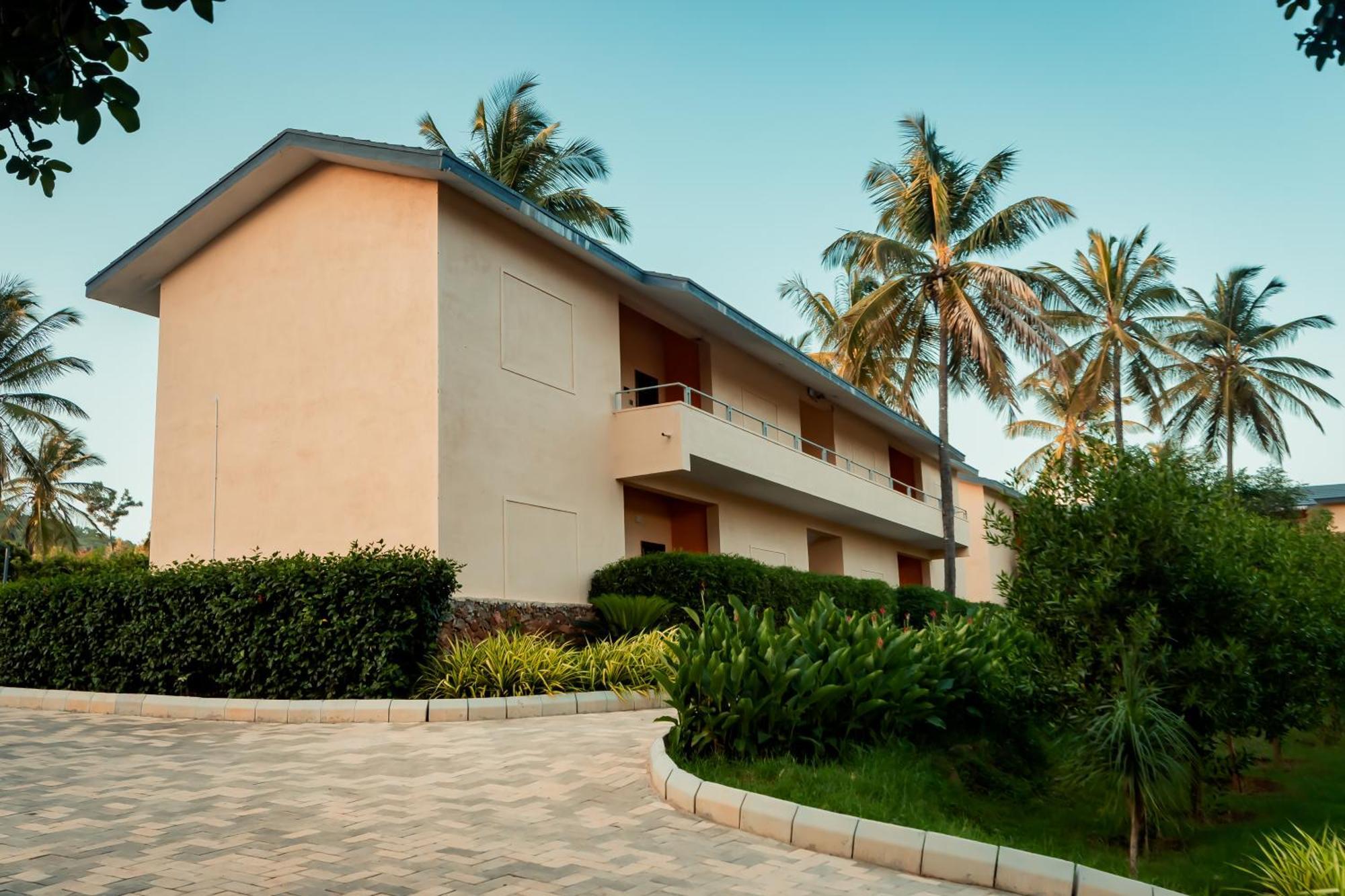 Commune18 Spa Resorts จิกมากาลูร์ ภายนอก รูปภาพ