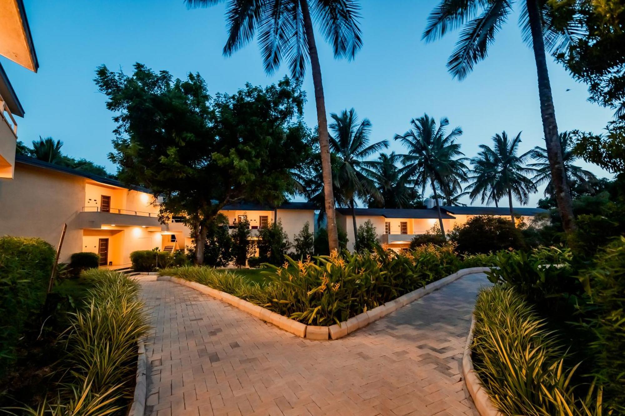 Commune18 Spa Resorts จิกมากาลูร์ ภายนอก รูปภาพ