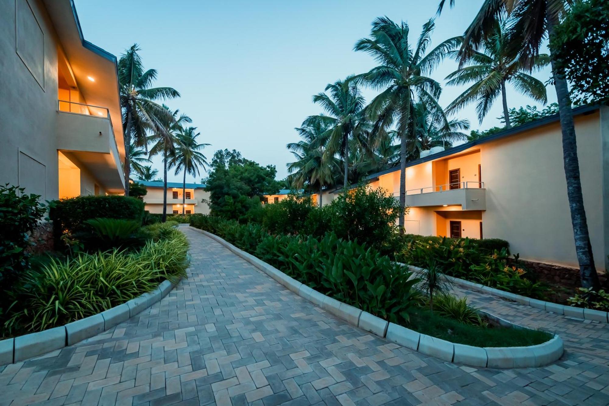 Commune18 Spa Resorts จิกมากาลูร์ ภายนอก รูปภาพ