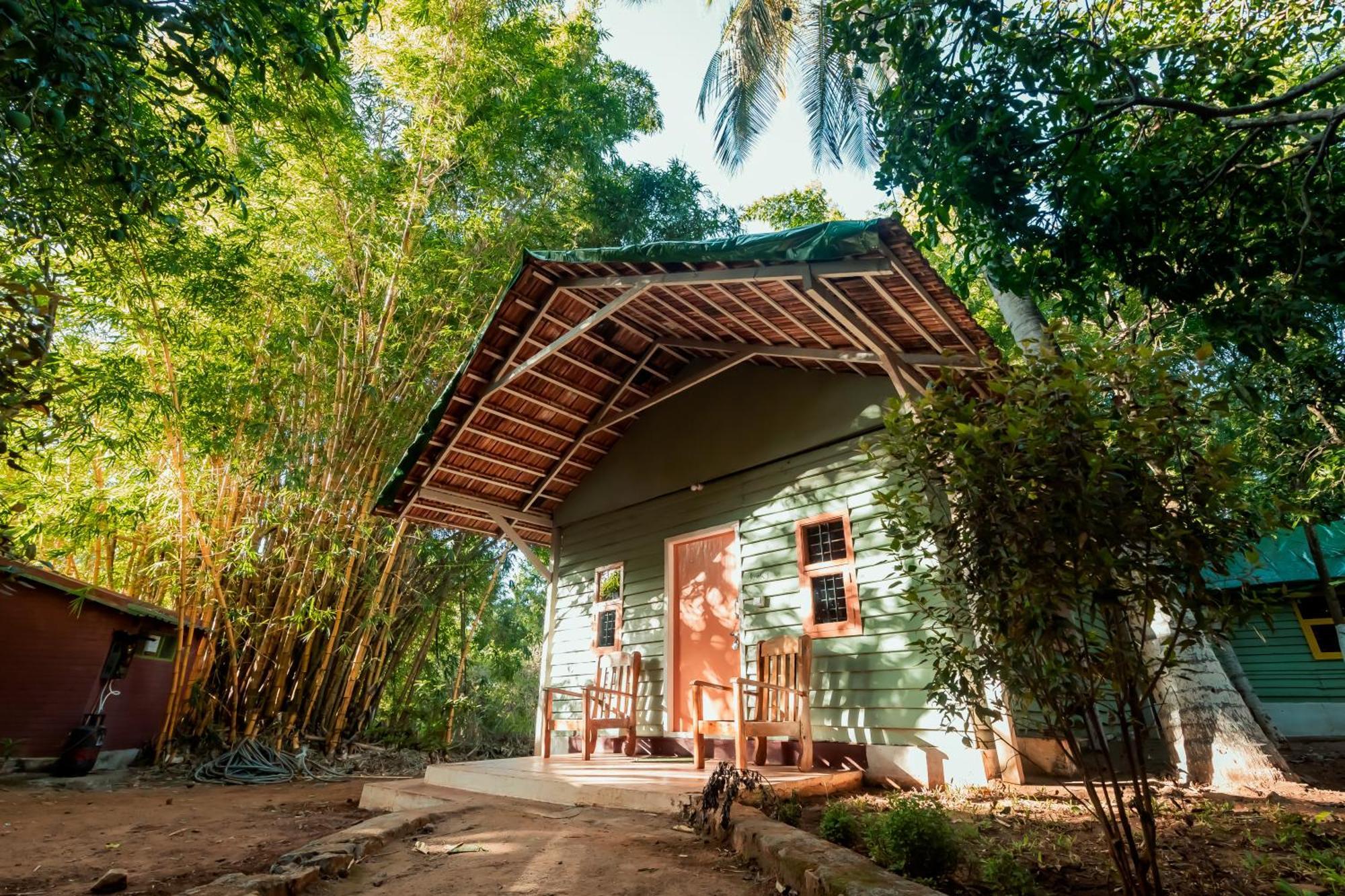 Commune18 Spa Resorts จิกมากาลูร์ ภายนอก รูปภาพ